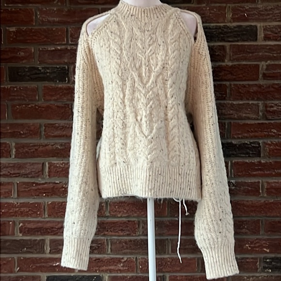 ASTR The Label Natalie Cable-Knit Cold-Shoulder Sweater Size XL NWT - Picture 6 of 10